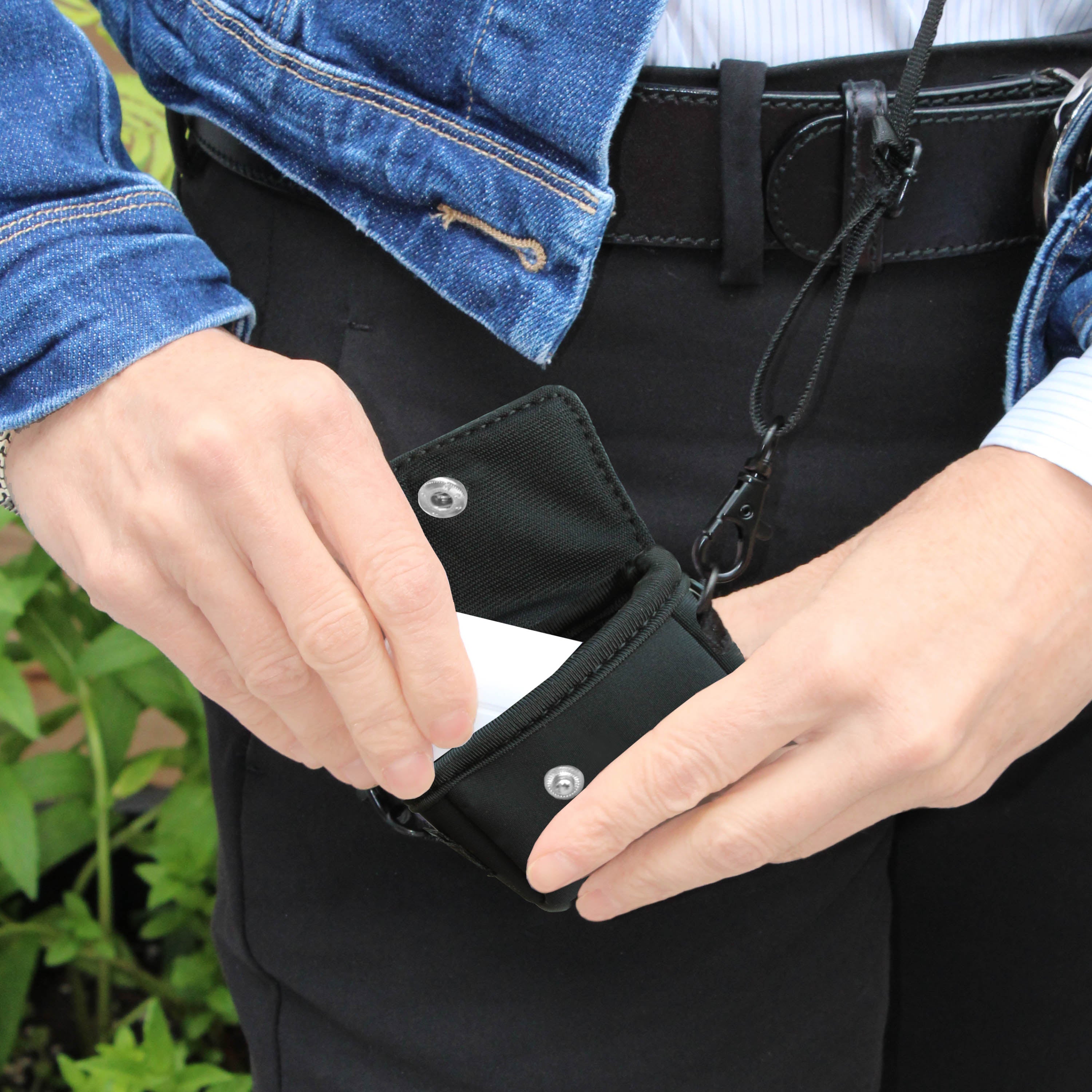 AIRPOD CROSS BODY- EVERLEIGH ONYX