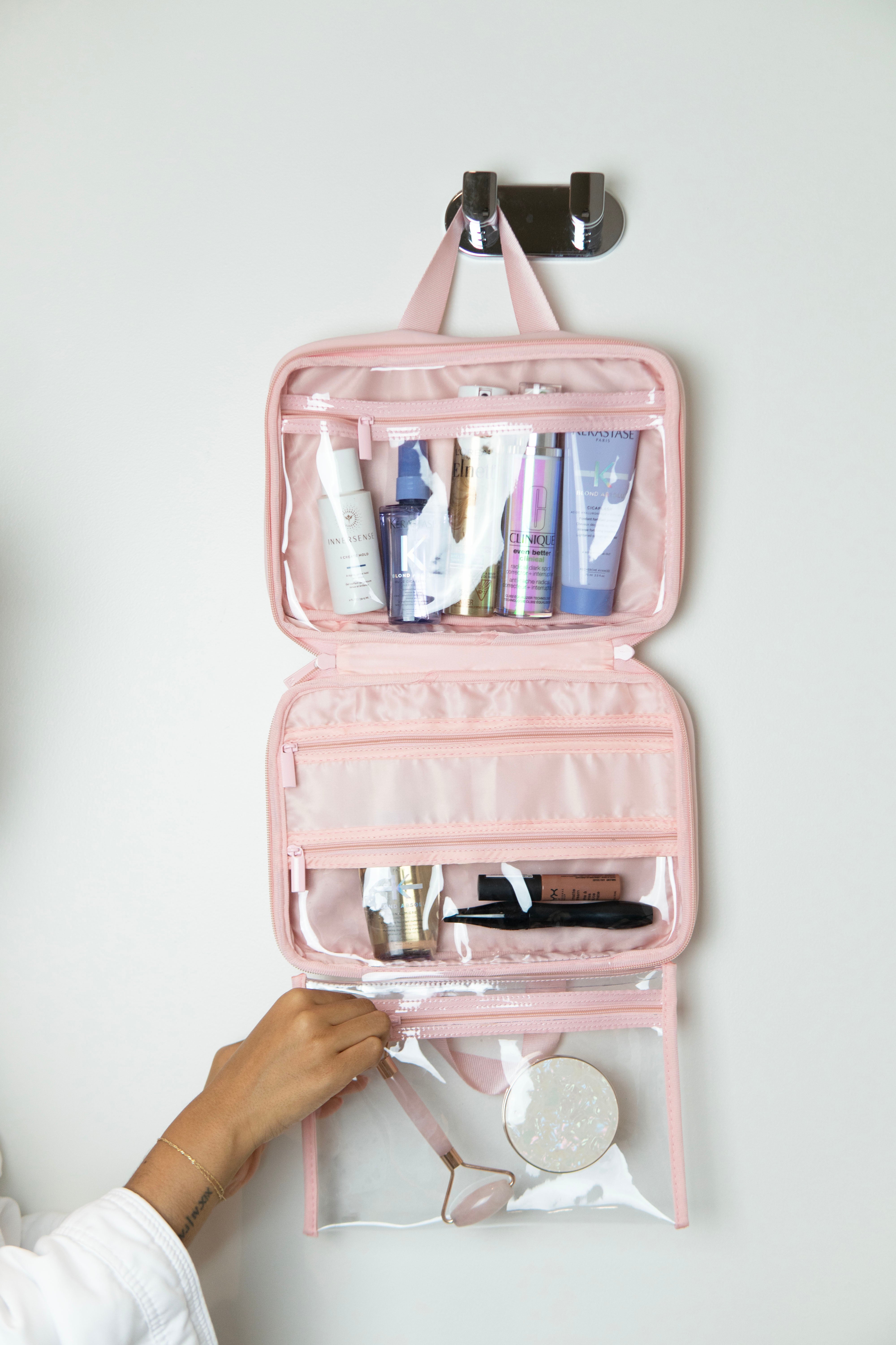 THE HANGING TOILETRY CASE - APRICOT