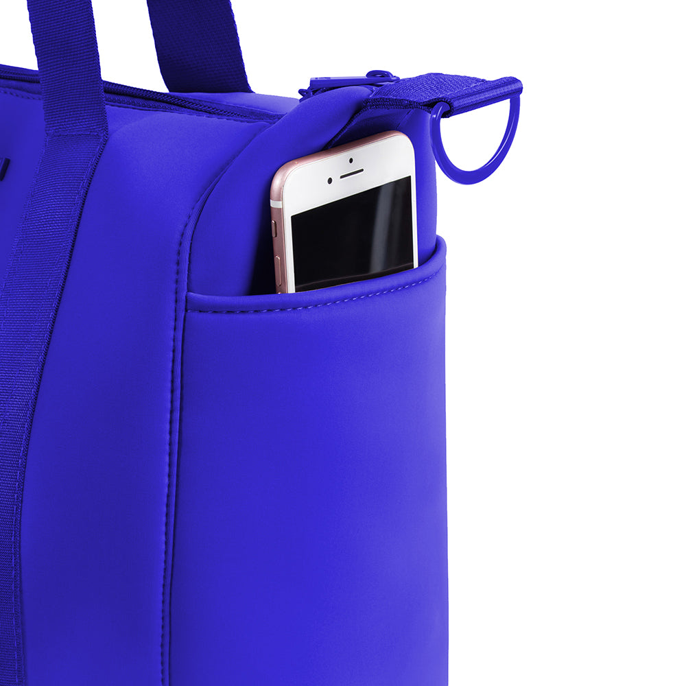 Cobalt tote bag made of neoprene