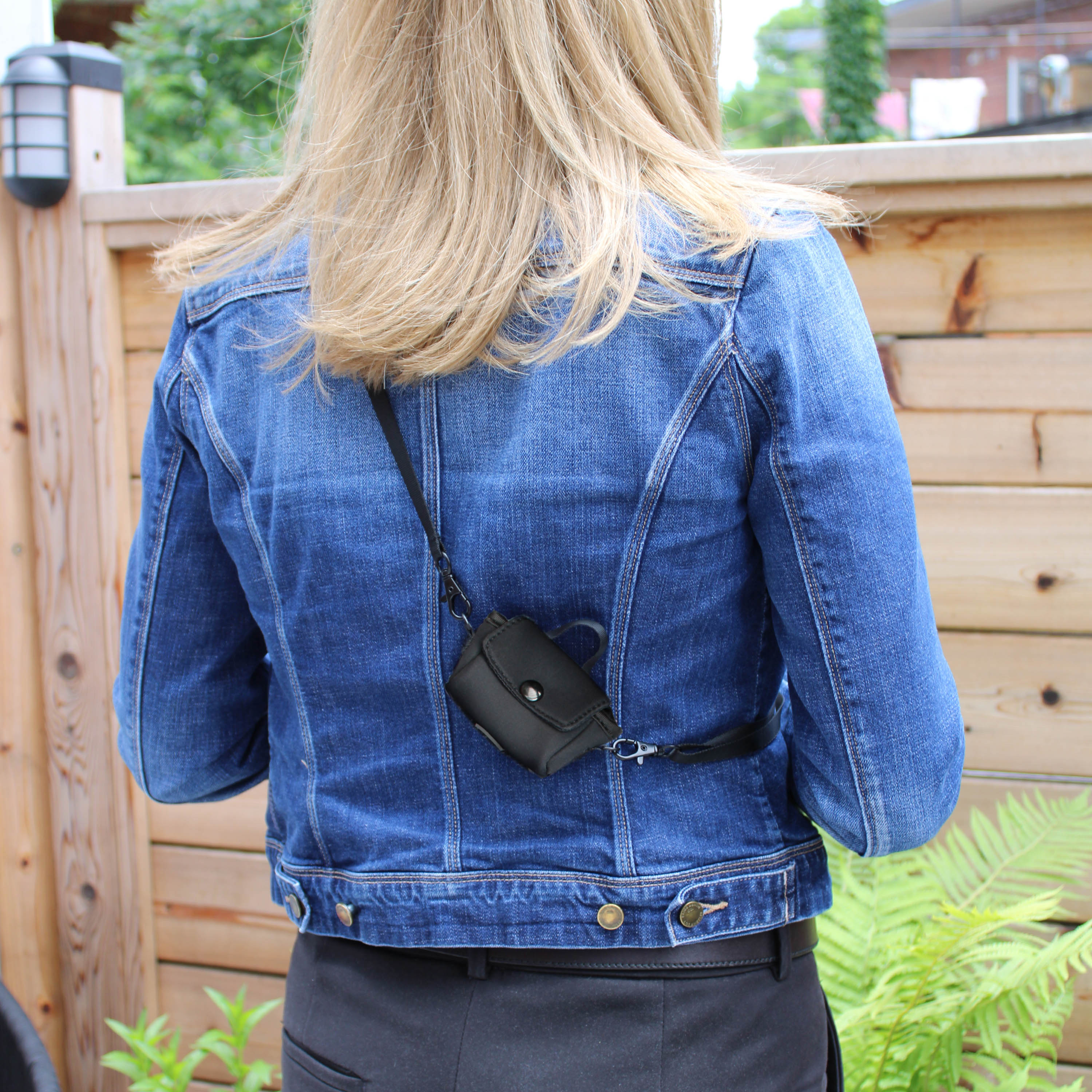 AIRPOD CROSS BODY- EVERLEIGH ONYX